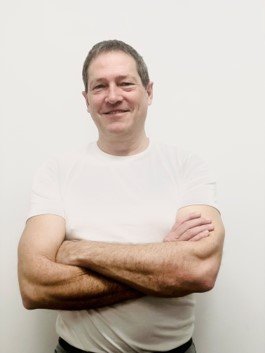 Benoit faisant une pose